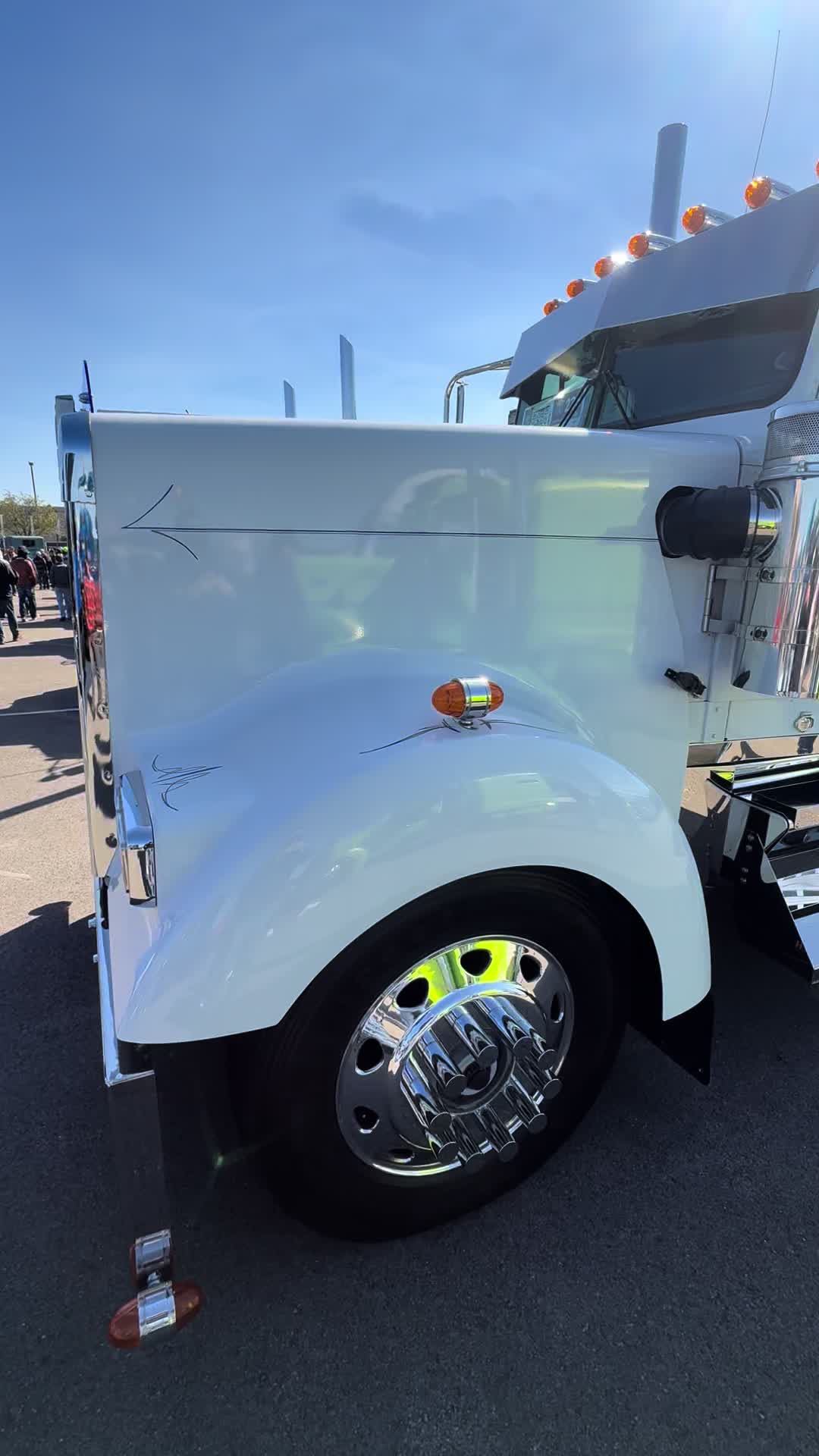 @LexingtonTruck&Trailer