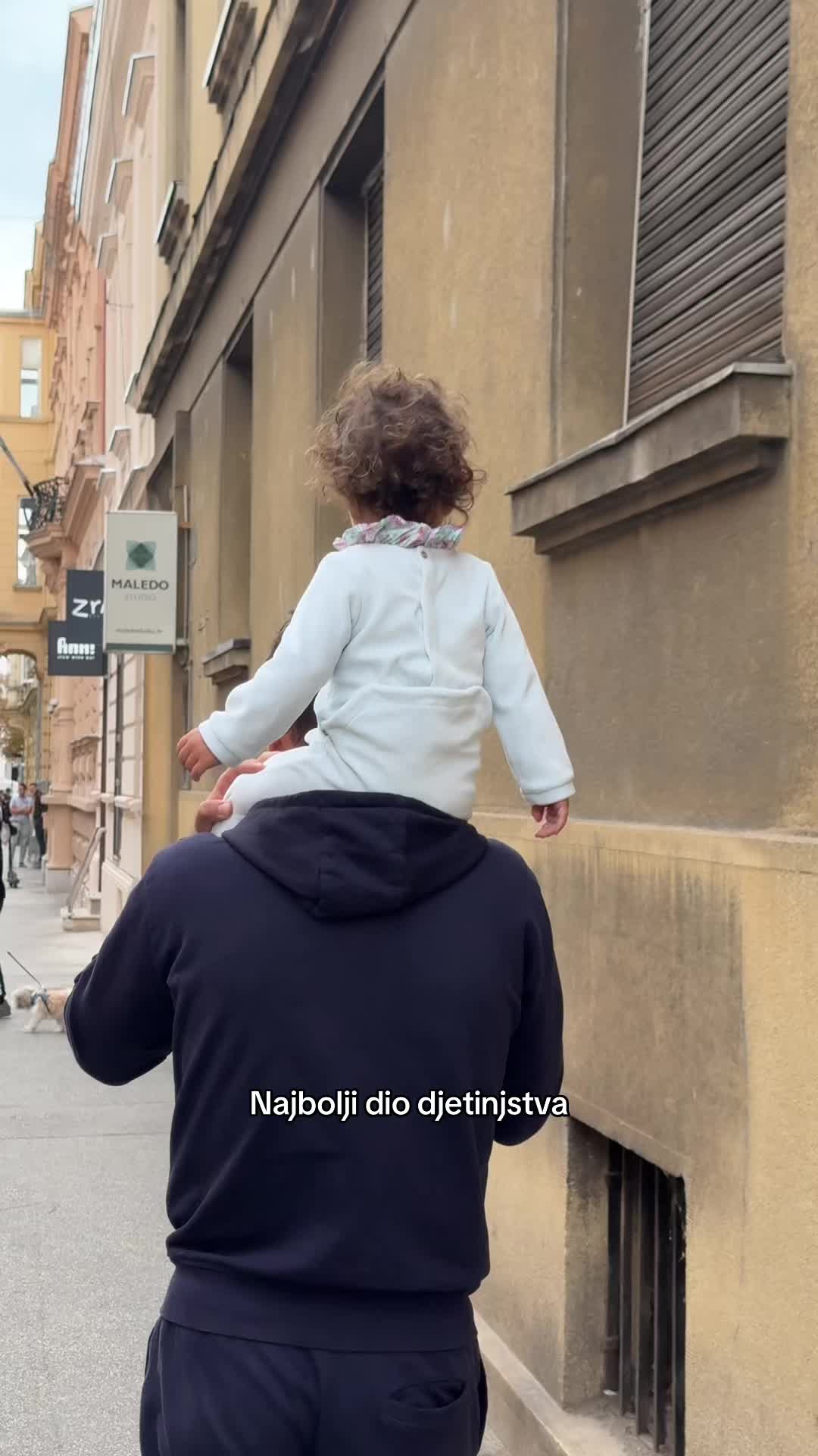 @Dora
