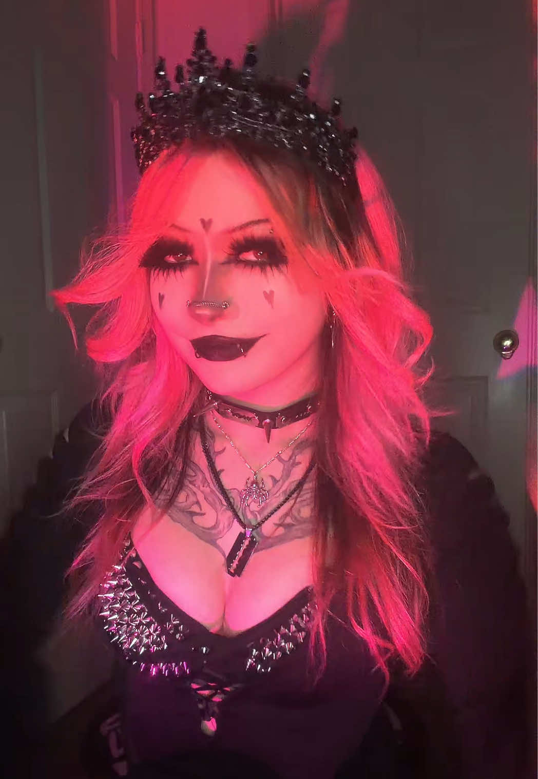 @kissingrazors