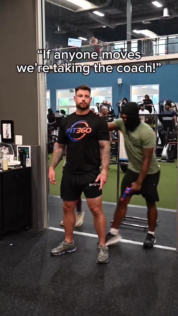 @_kevykevv