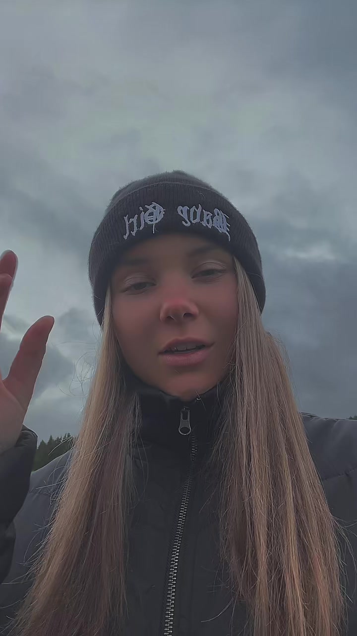 @Lena.pltdr