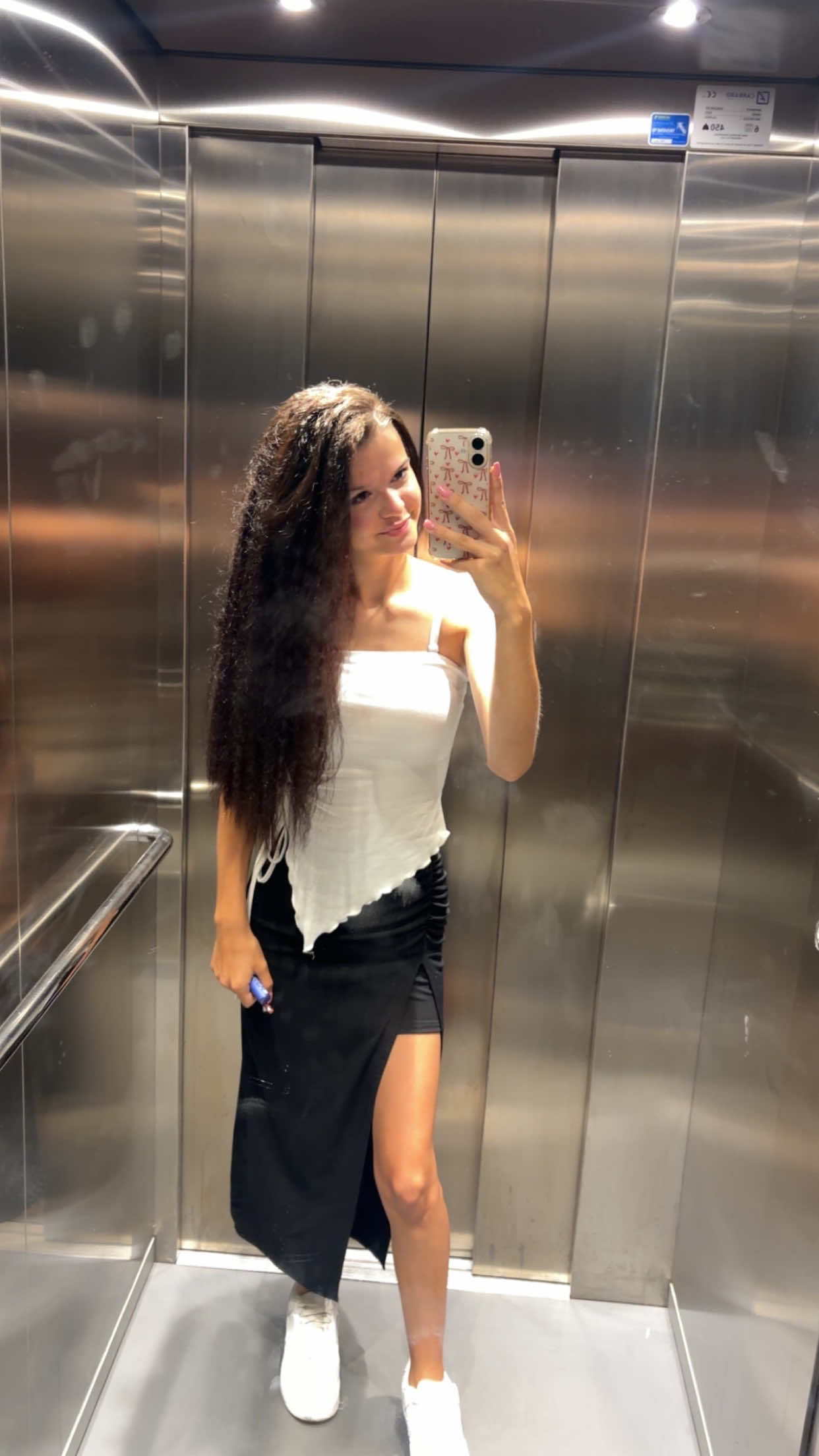 @Adelisa