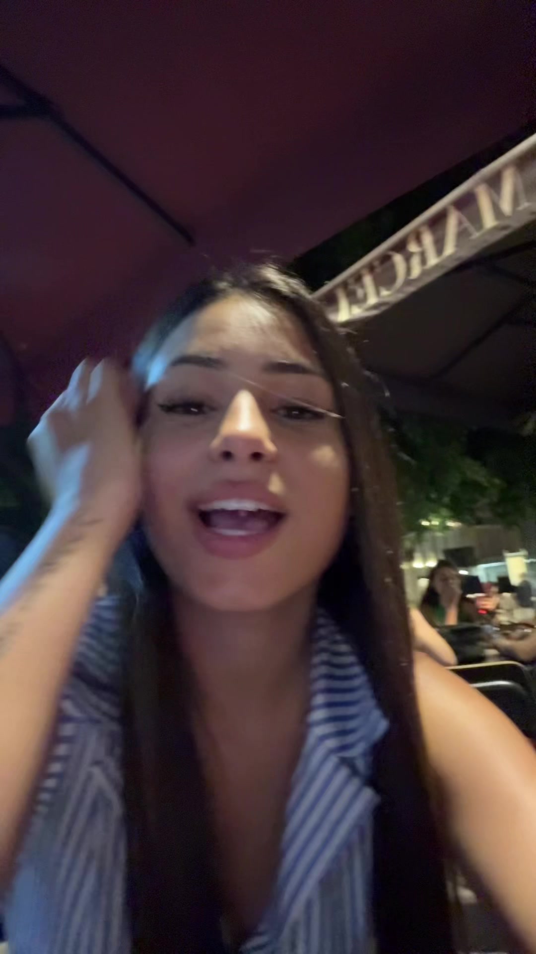 @elisaangiius