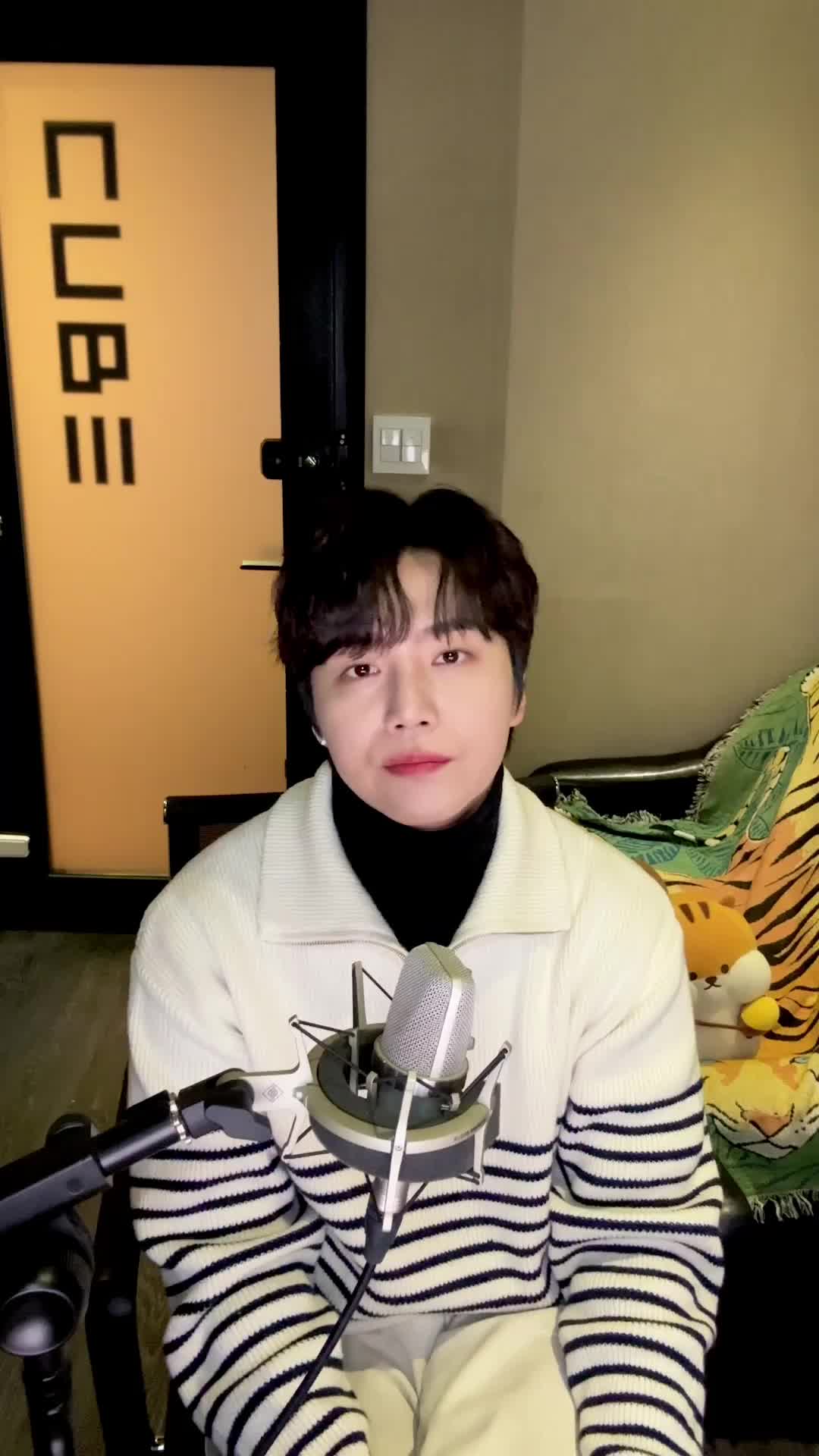 @PENTAGON•펜타곤