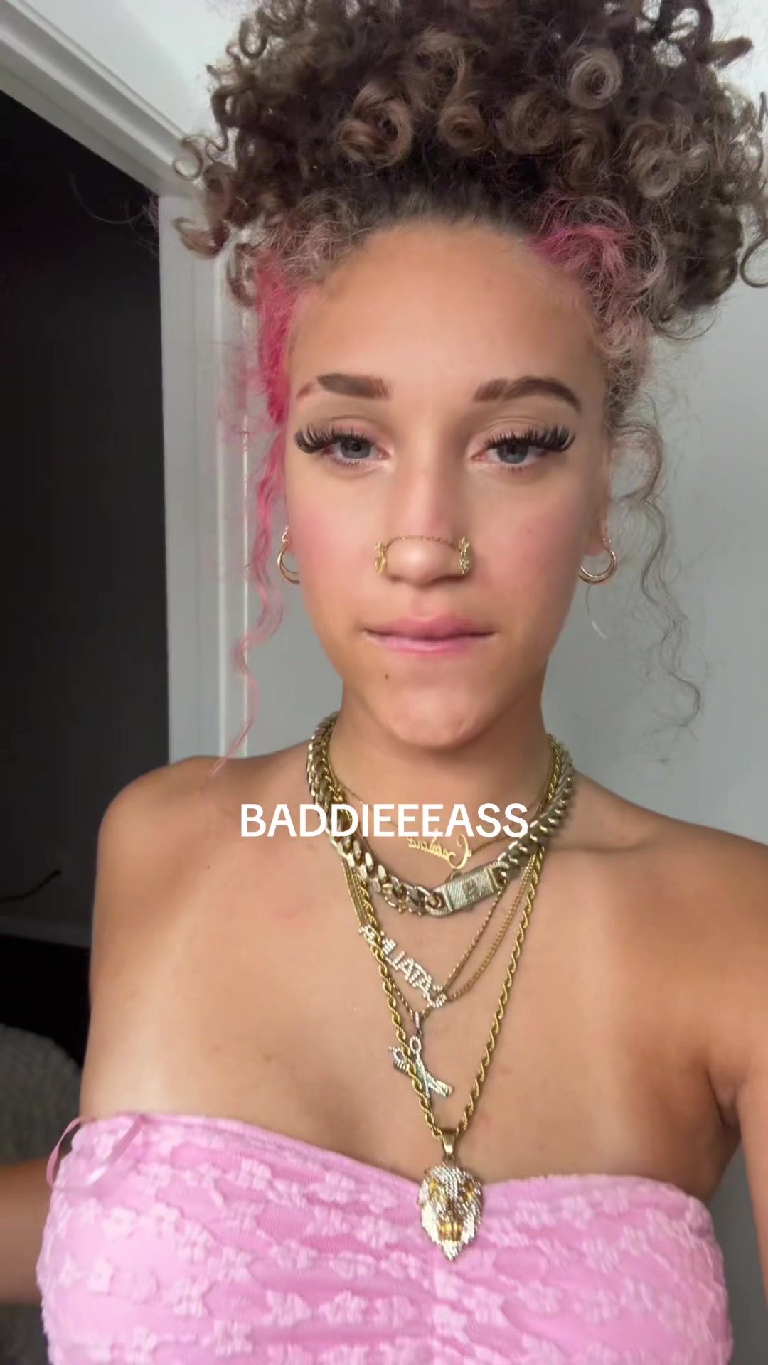 @Nichole_11_