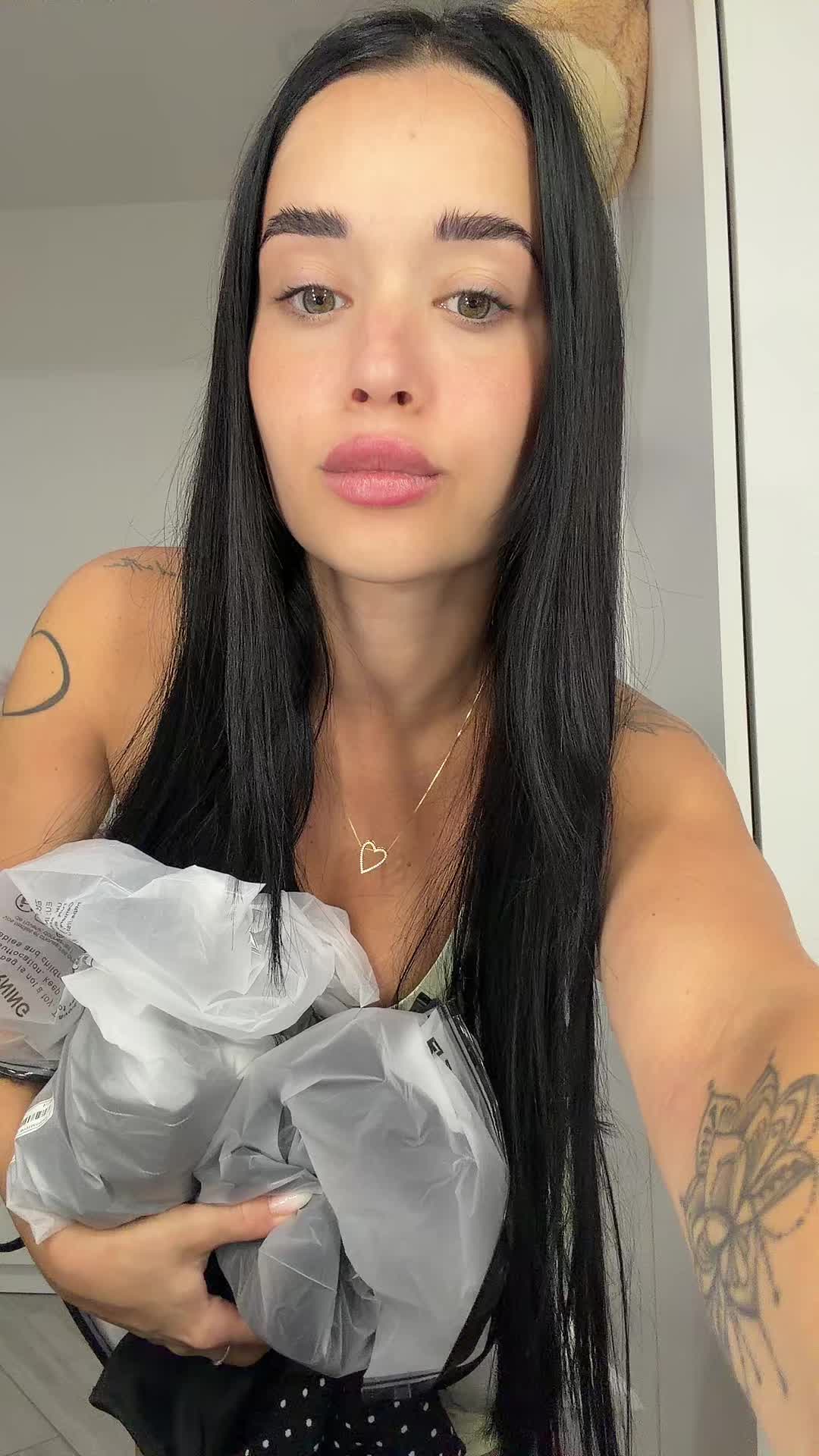 @tonyesara