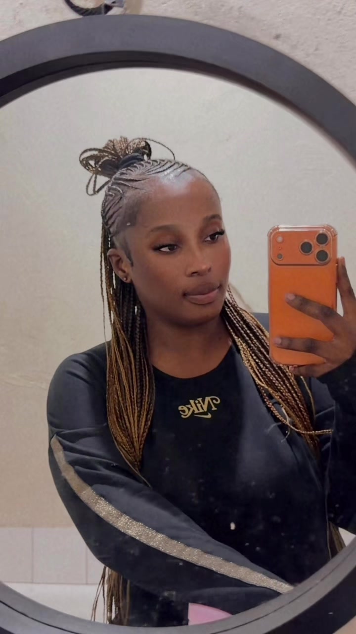 @Lesego_