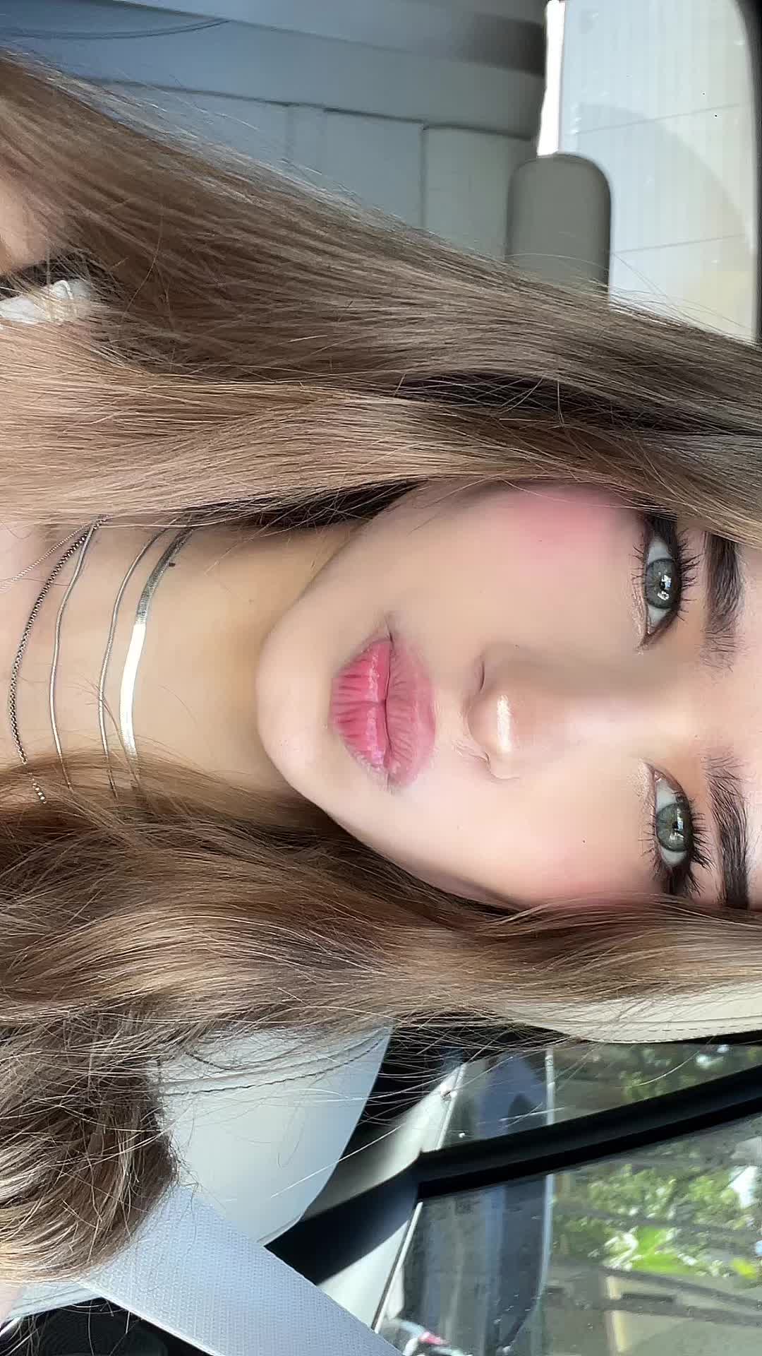 @lizka