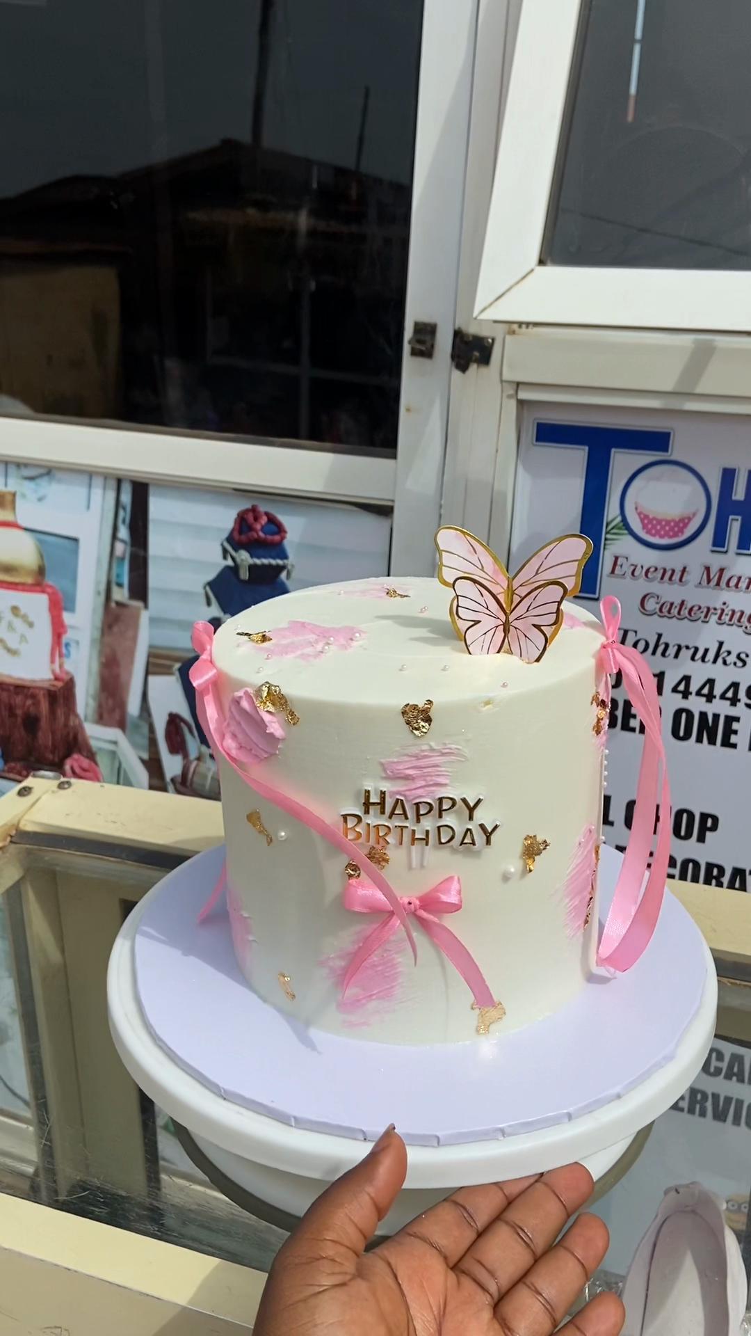 @Tohruks cakes of Ibadan