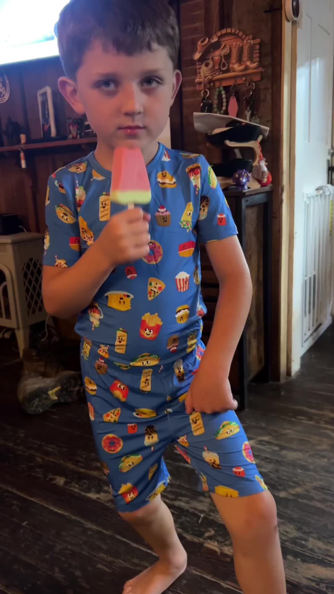 @mommaaaav