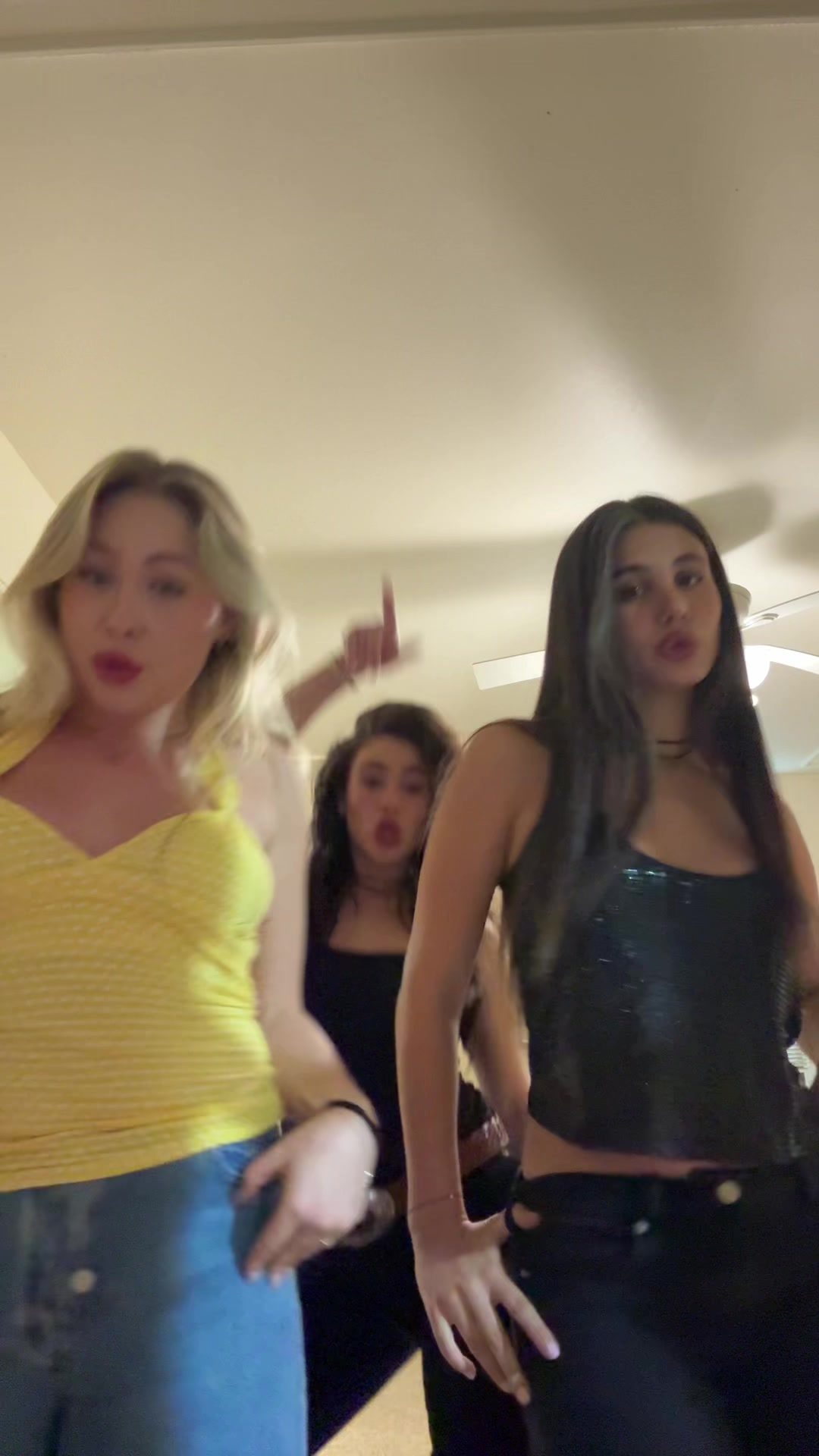 @Alyla