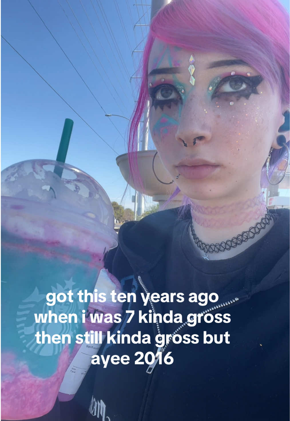 @Weird chick wit pink hair