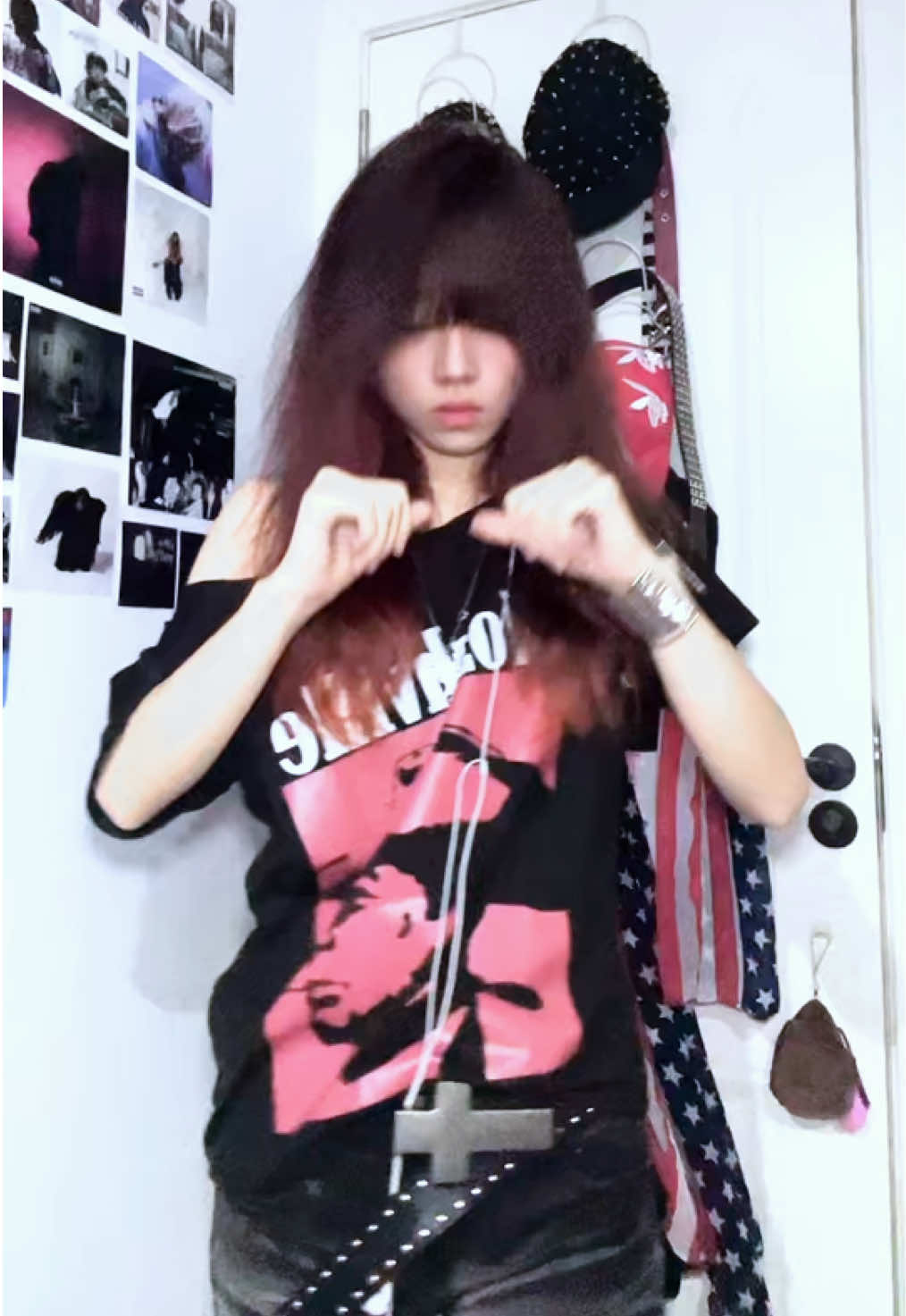 @Ru3