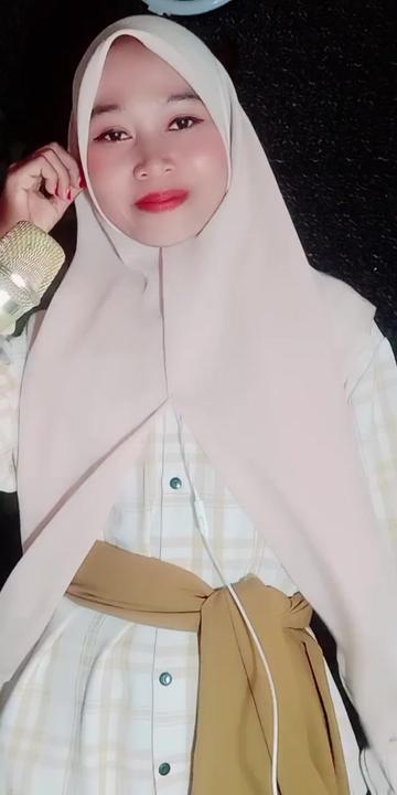 @𝗡𝘂𝗿🌻