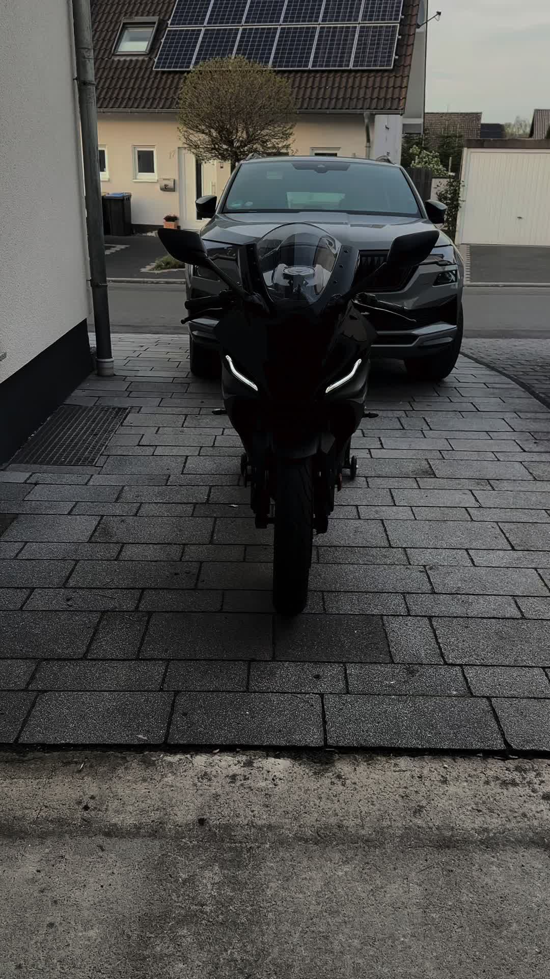 @motoyzfr