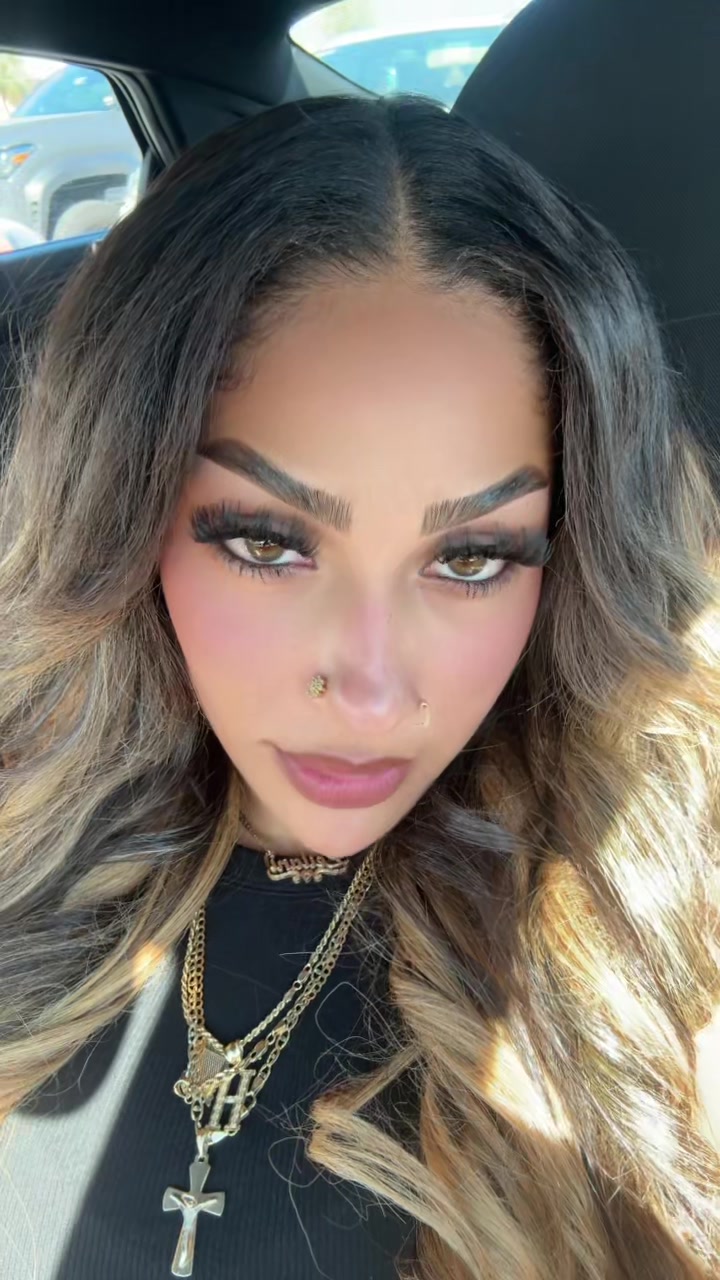@laanniiilovee
