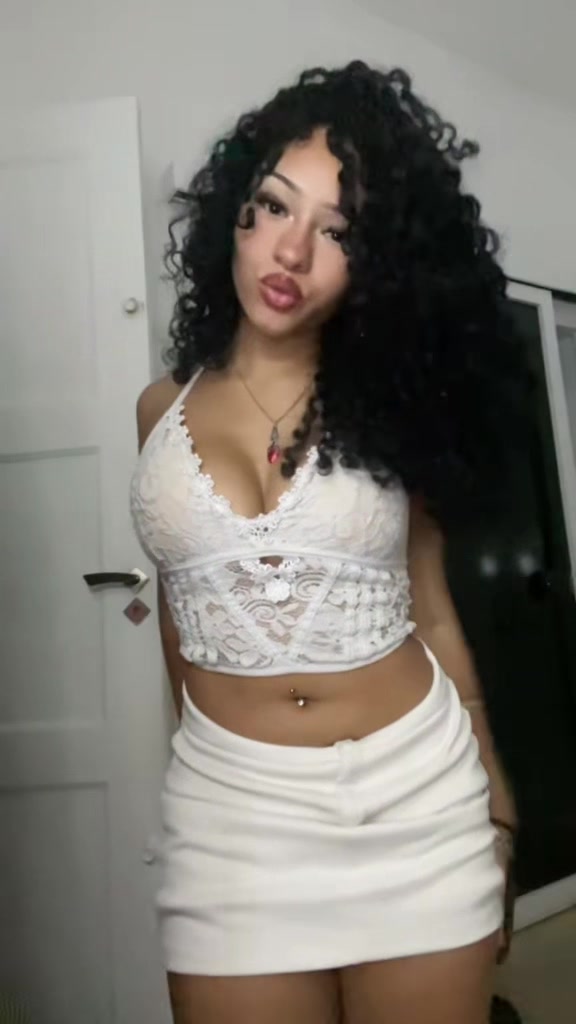 @Yas_hossoy