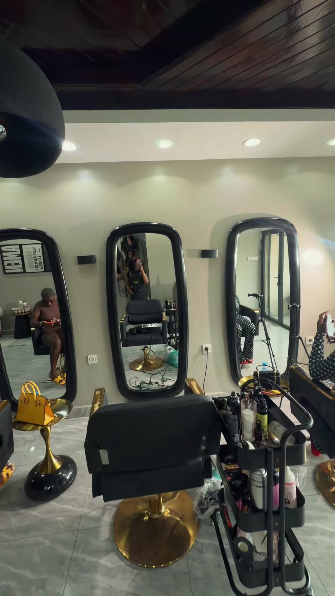 @zeelux_studio