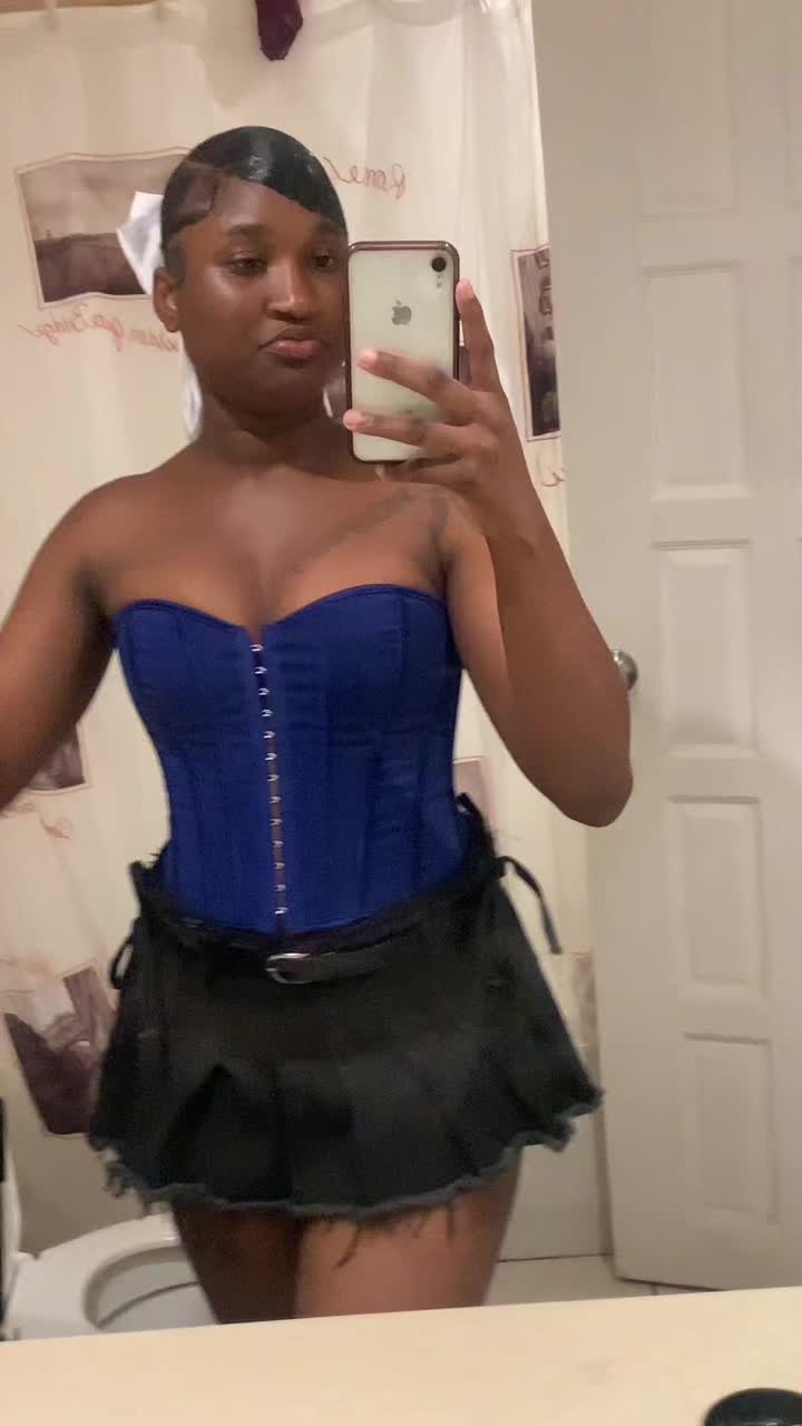 @Jolie🌈|content creator