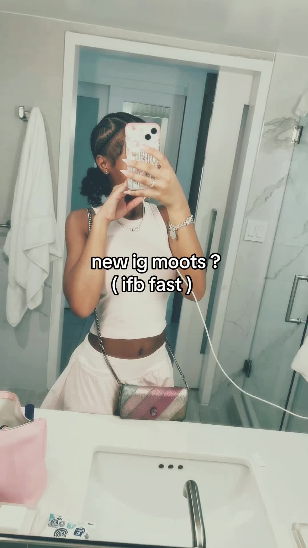 @ᥫ᭡.
