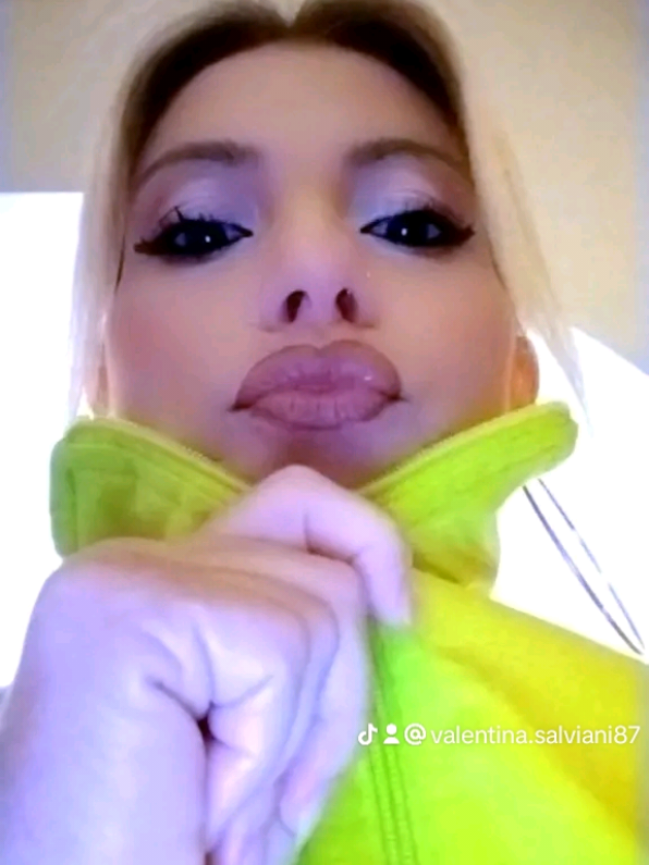 @Valentina87