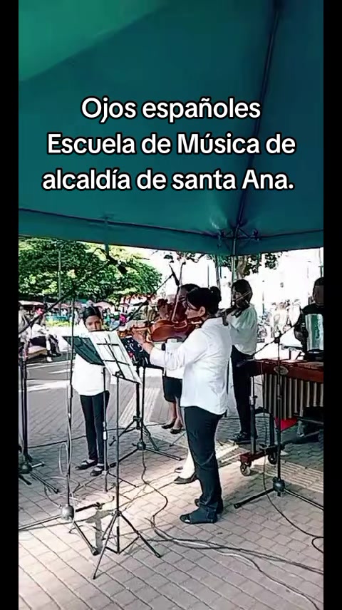 @Cj Andrade🇸🇻