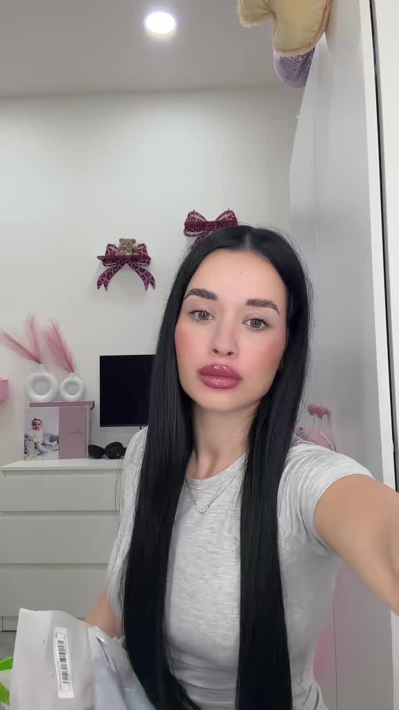 @tonyesara