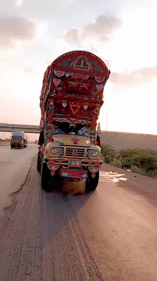 @حسنین جٹ