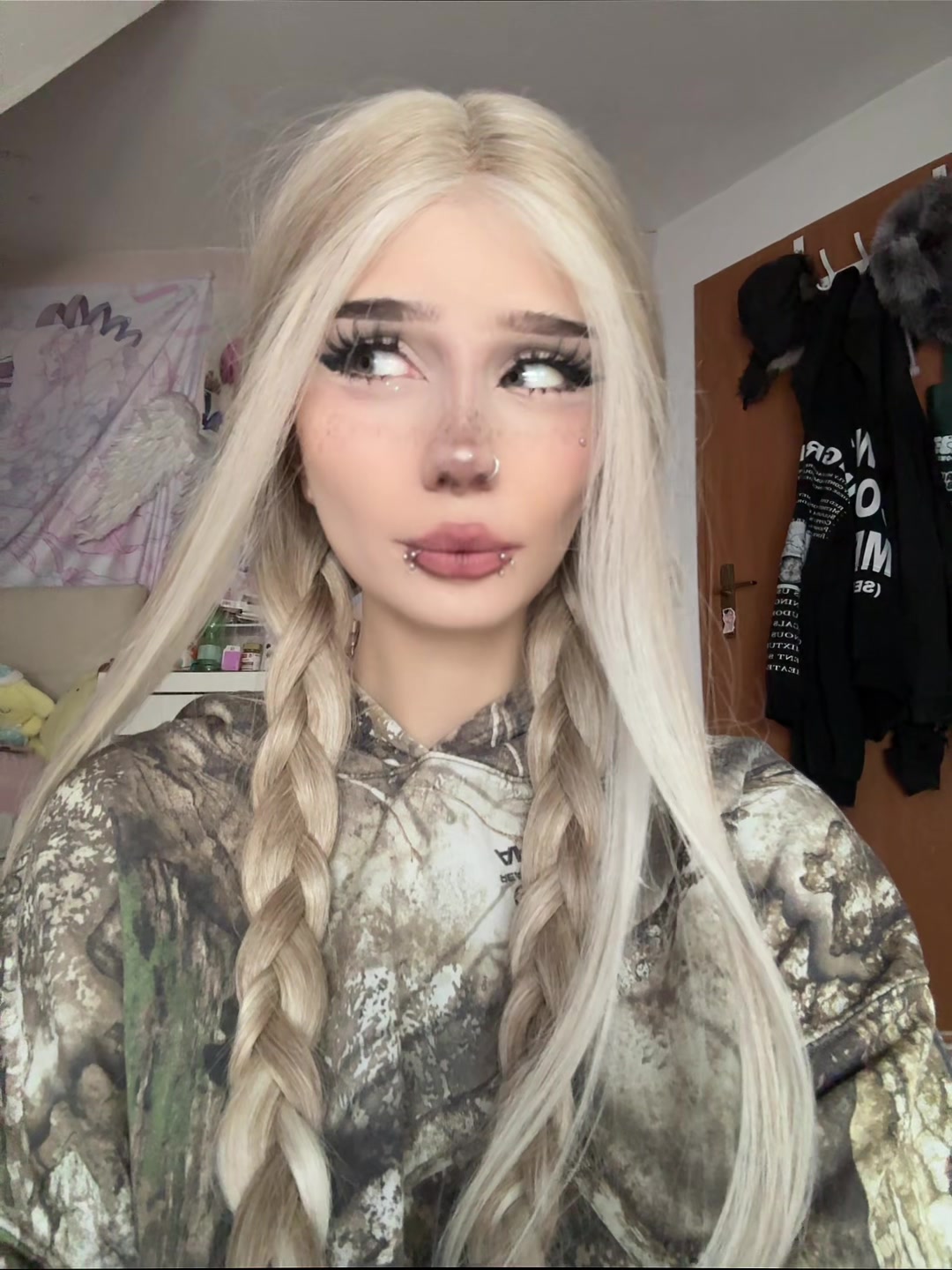 @Юлия👺🏴☠️