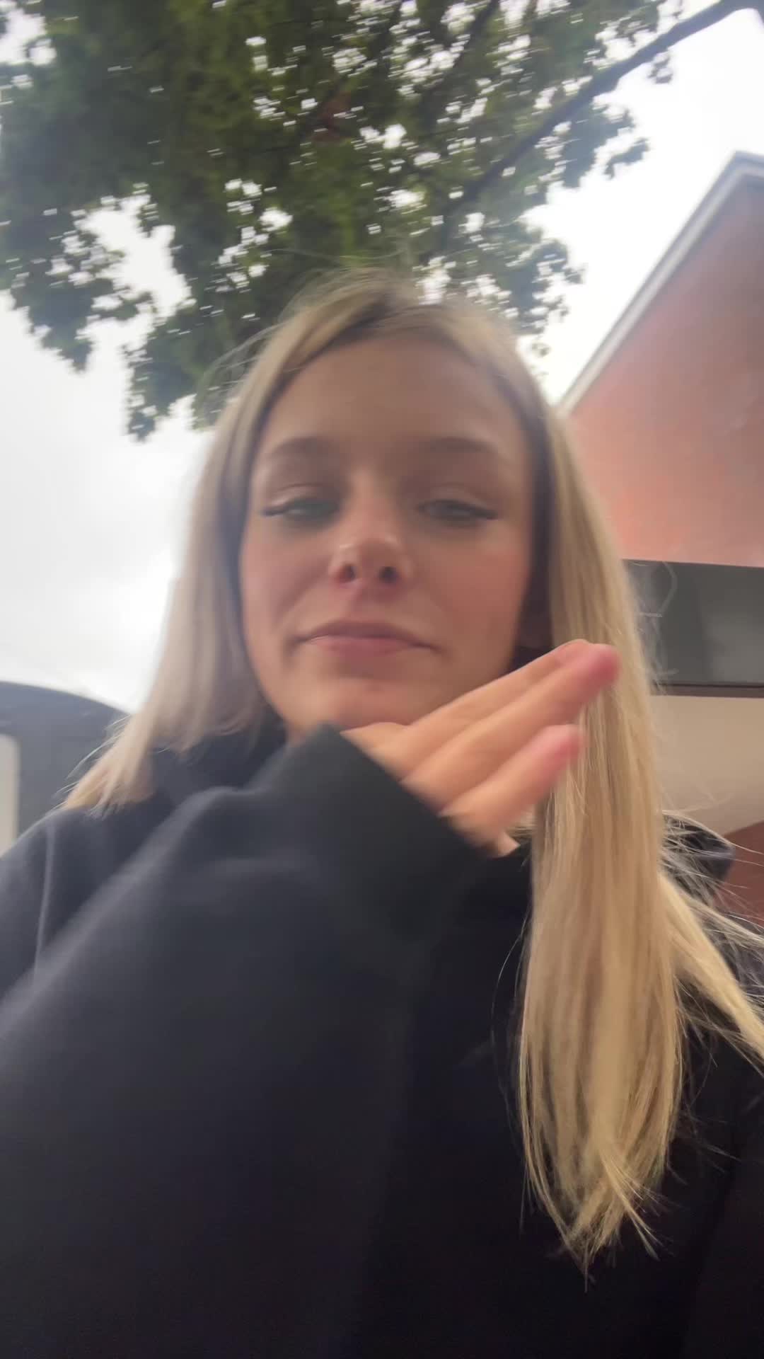 @Mariella✝️