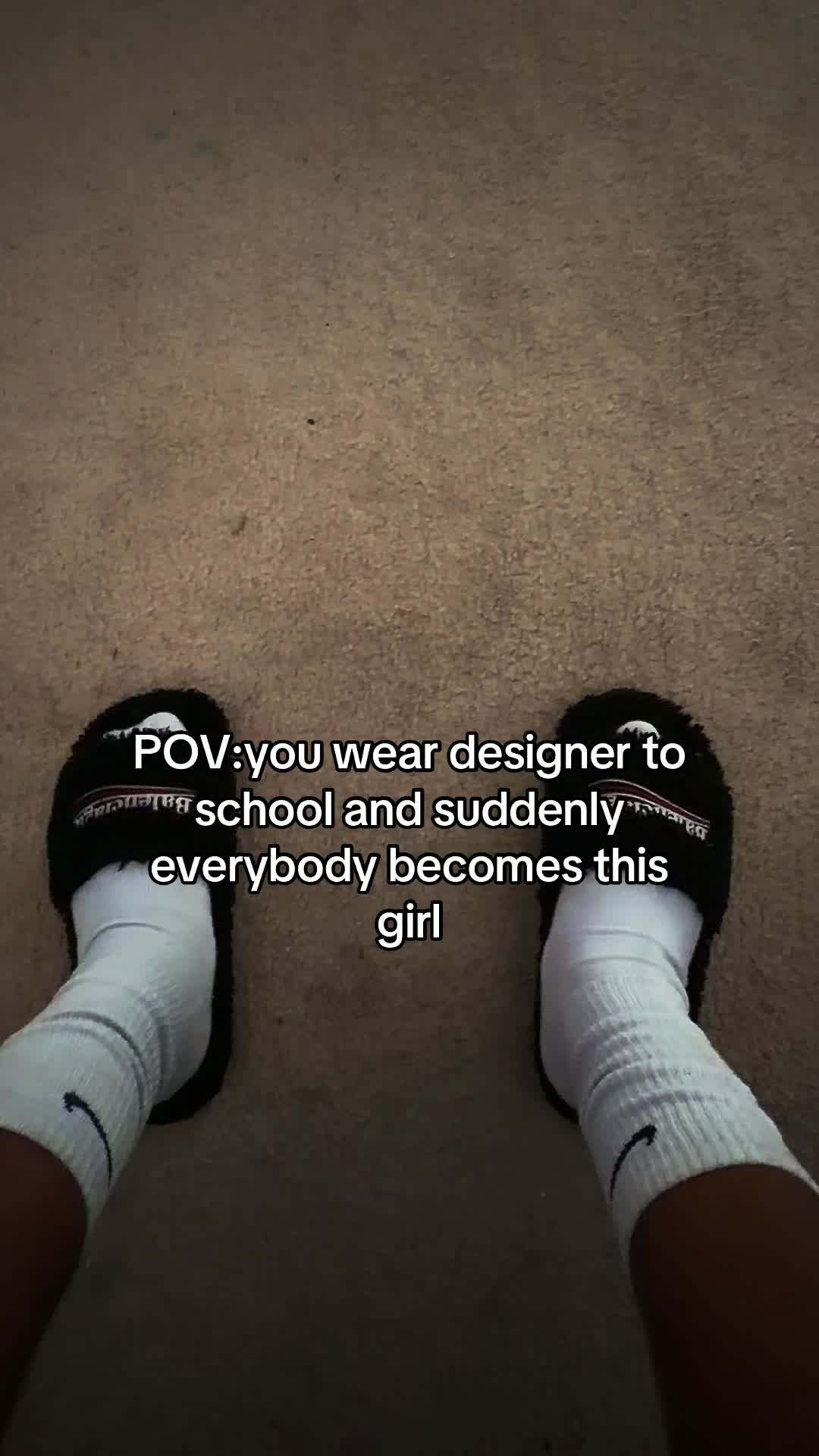 @⃟