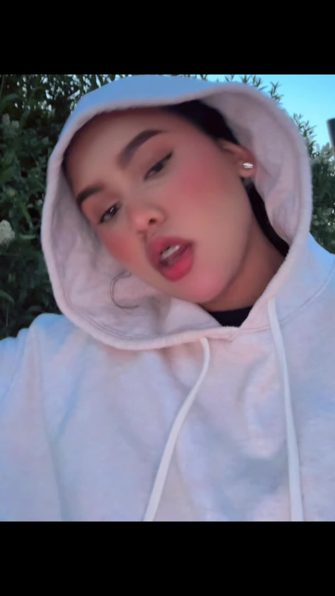 @️
