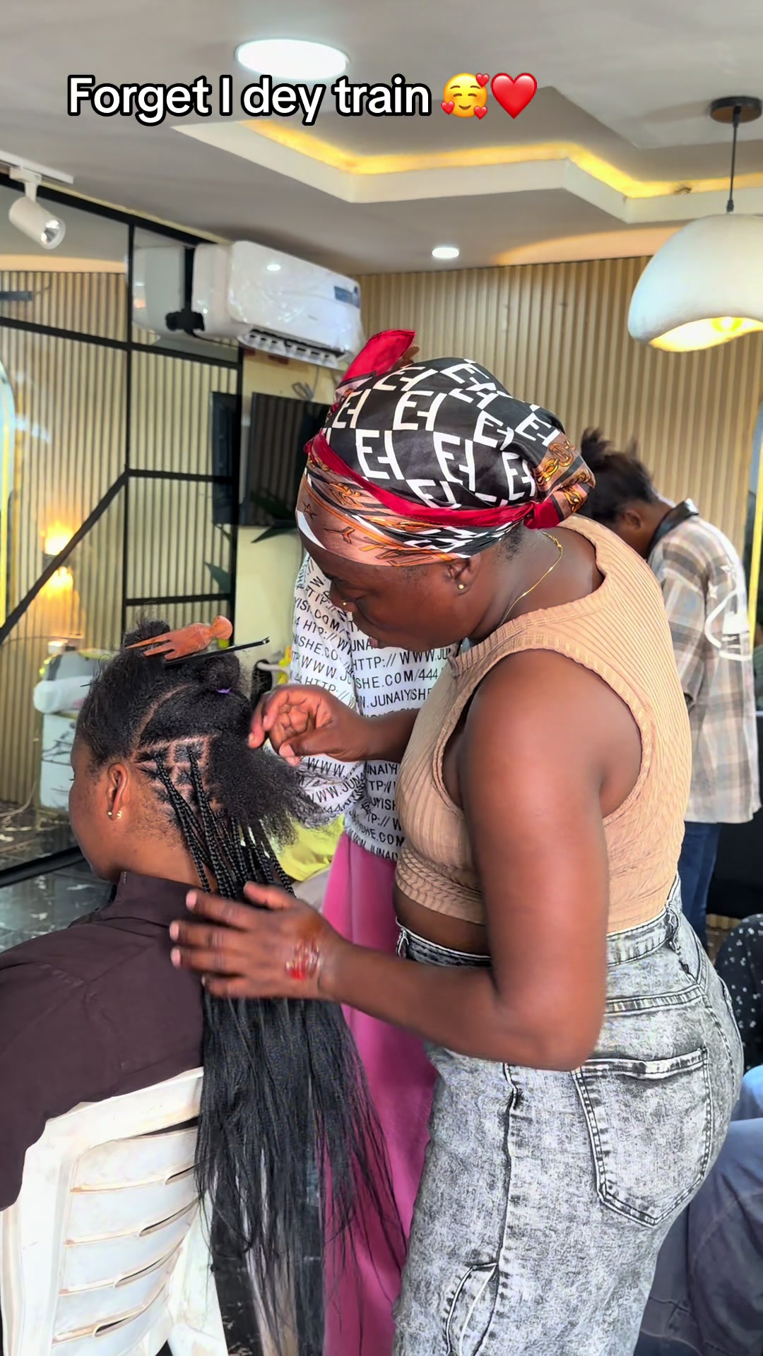 @Ebony hair world