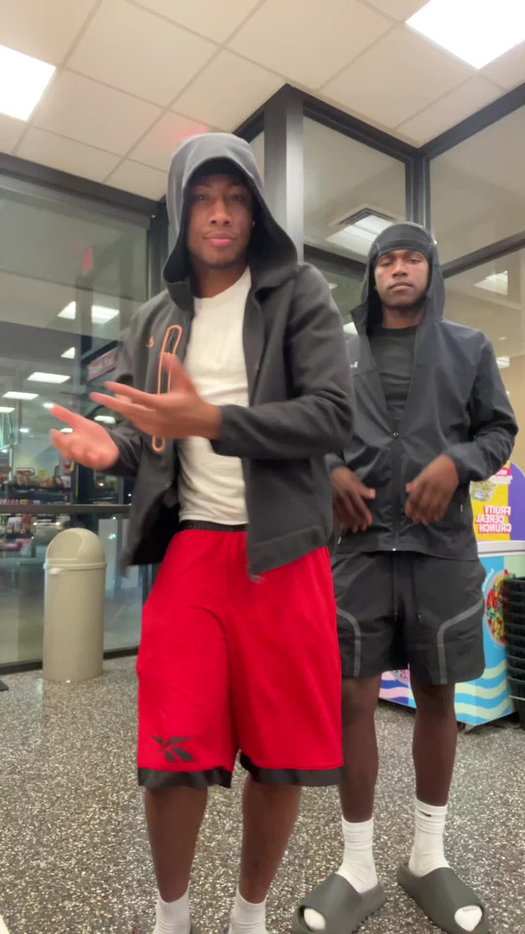 @NeeeEF
