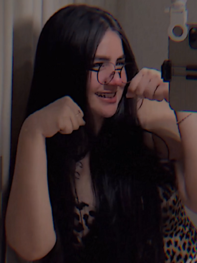 @queen of world
