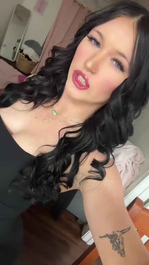 @KyleyCochran💋🎱🌻