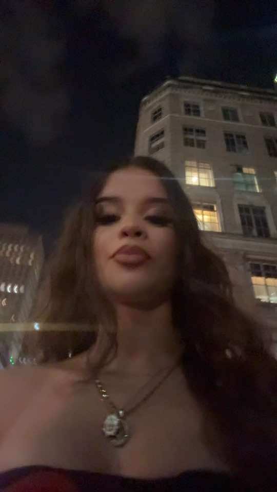 @):)