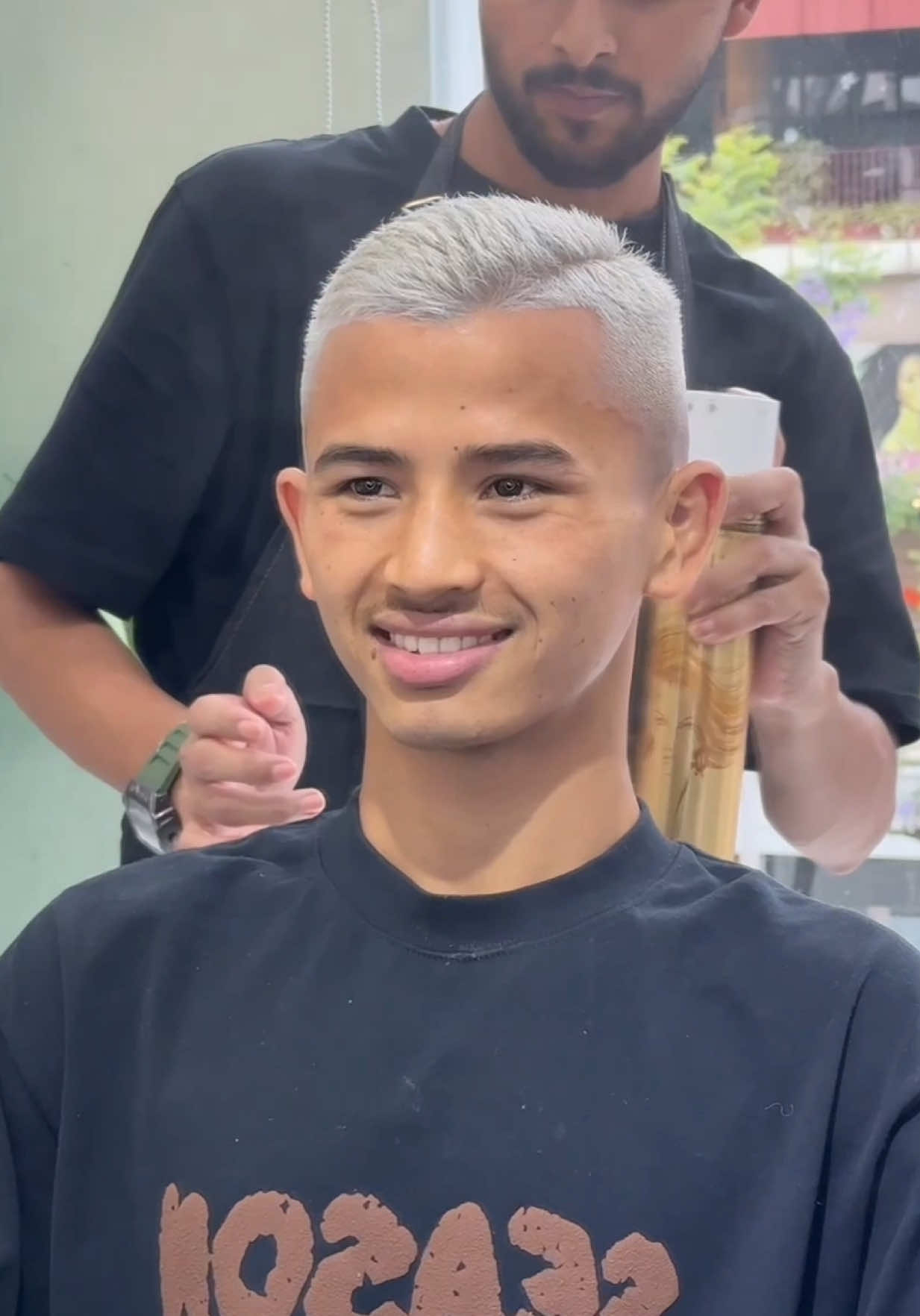 @Munney salon