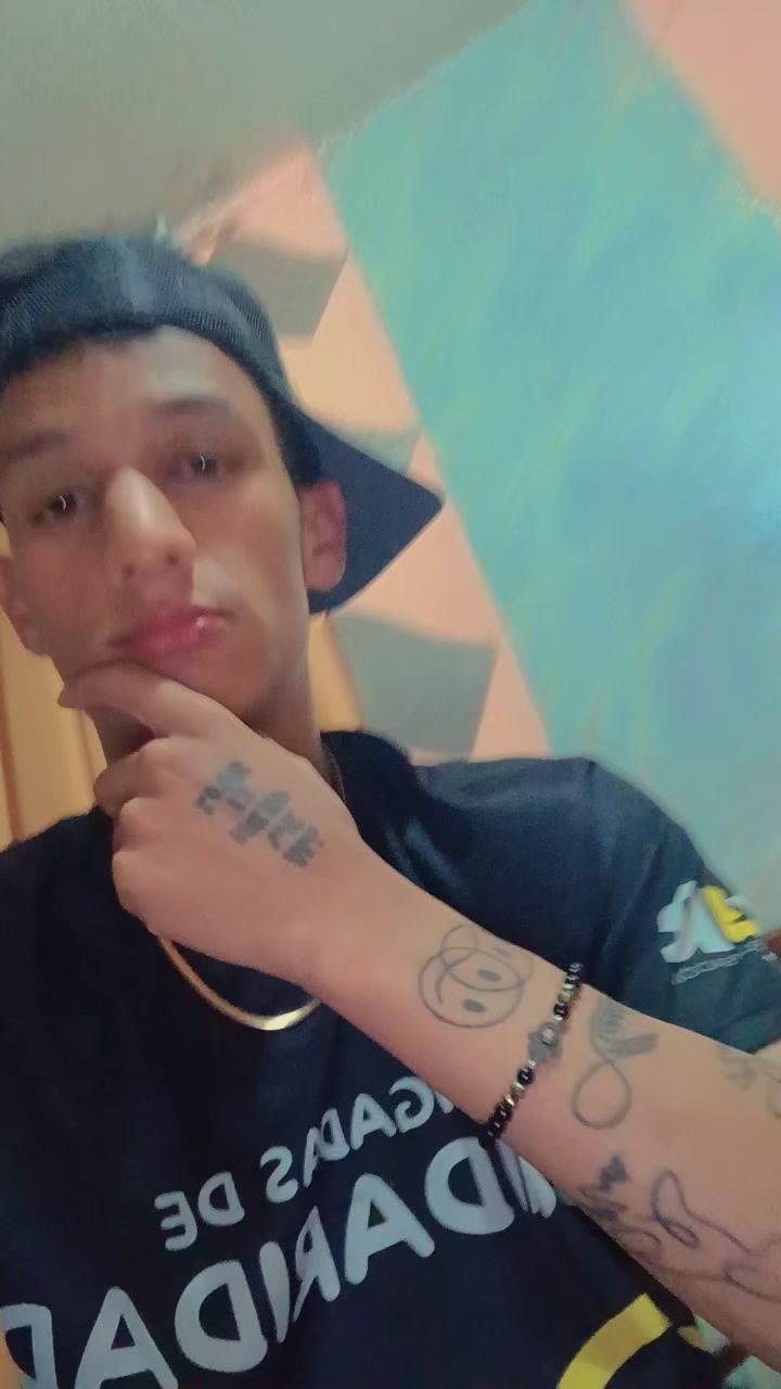 @Alejxx🖤