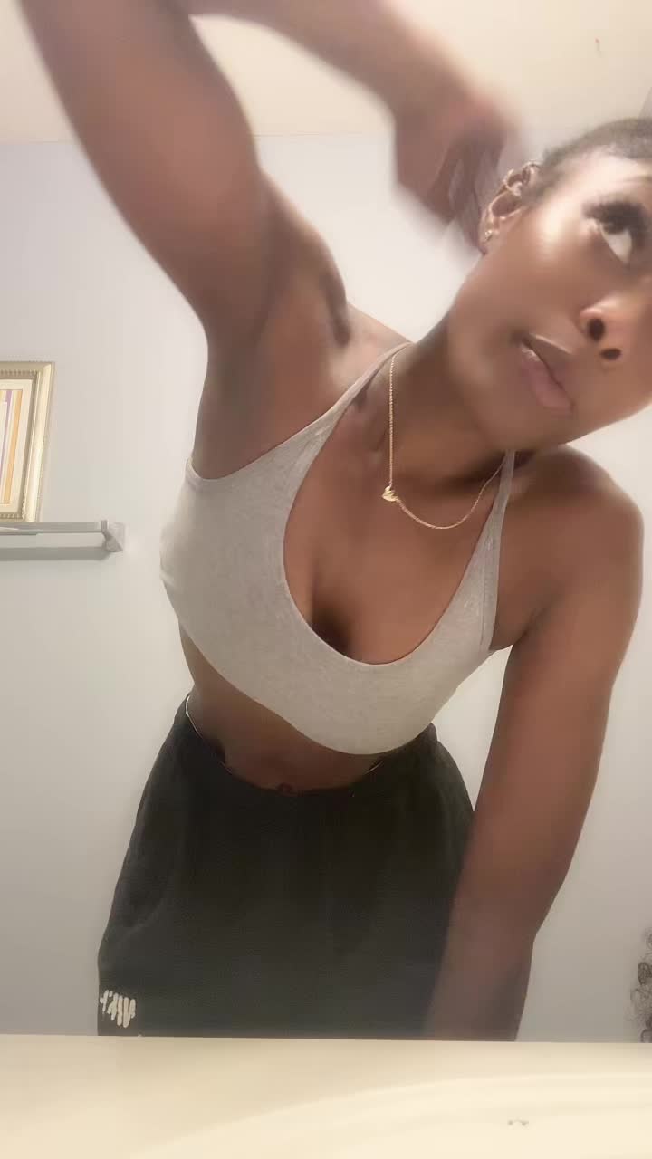 @Nayabaya👅