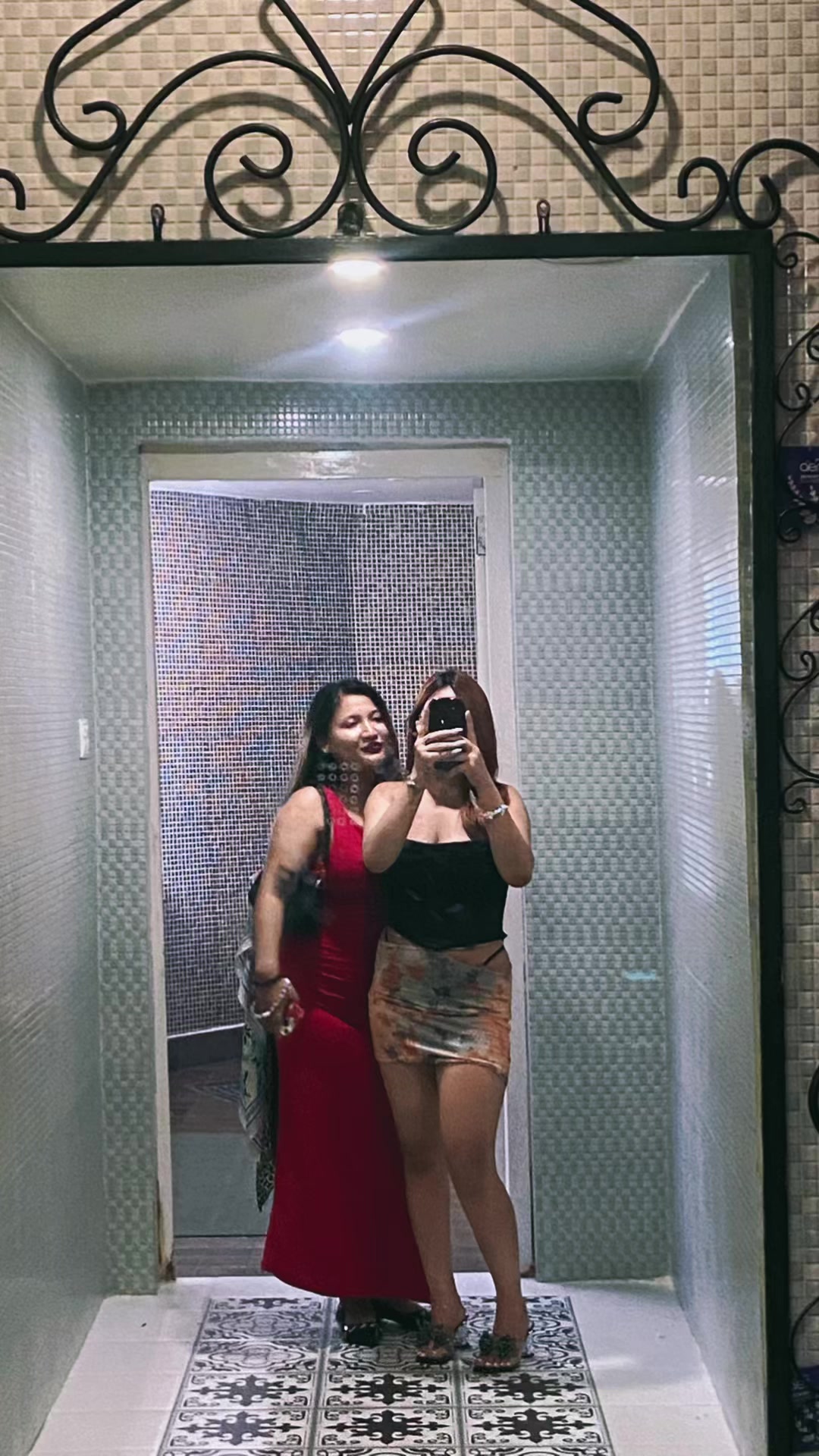 @🦦