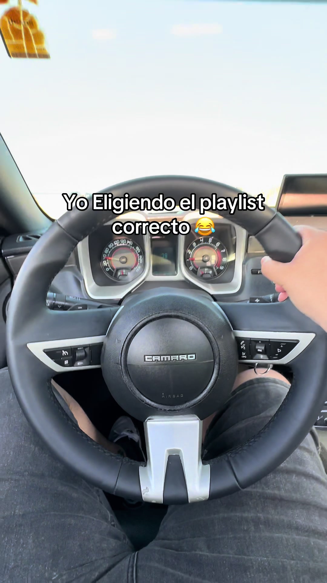 @_Llergo