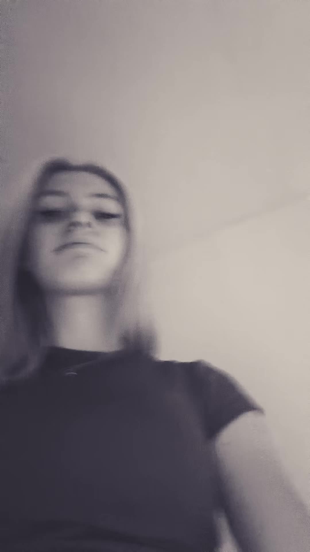 @๐๐ฆ๐ข๐ฅ๐ข๐๐