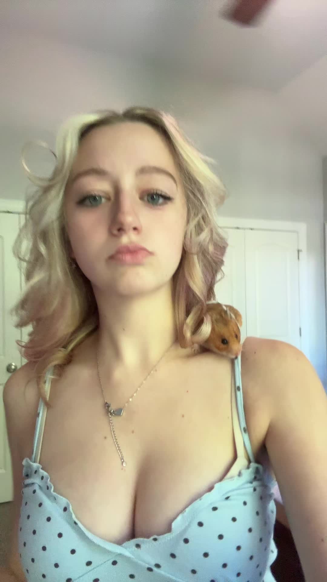 @thatweirdanimalgirl