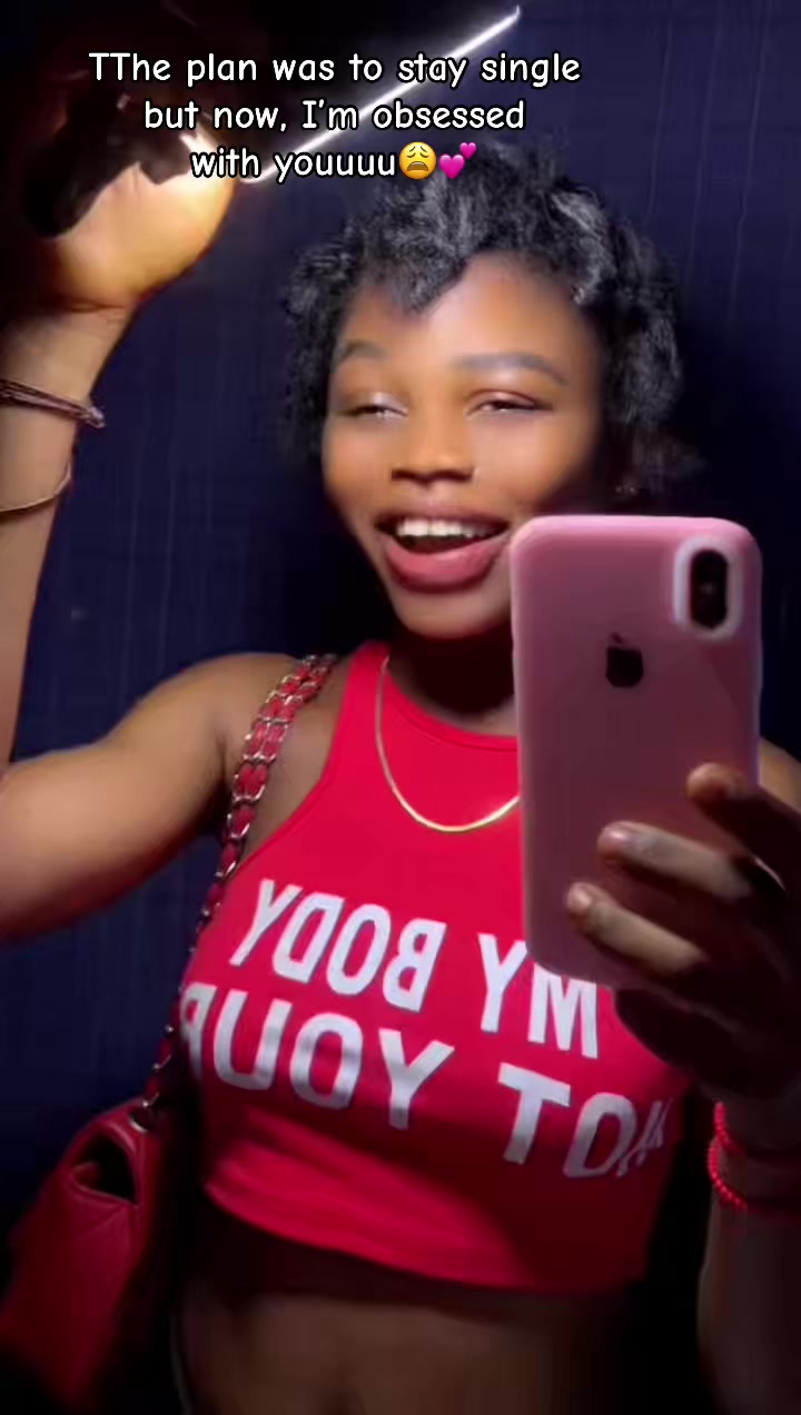 @QUEEN 💞 LOVER