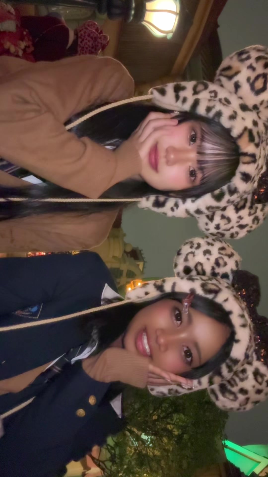 @か