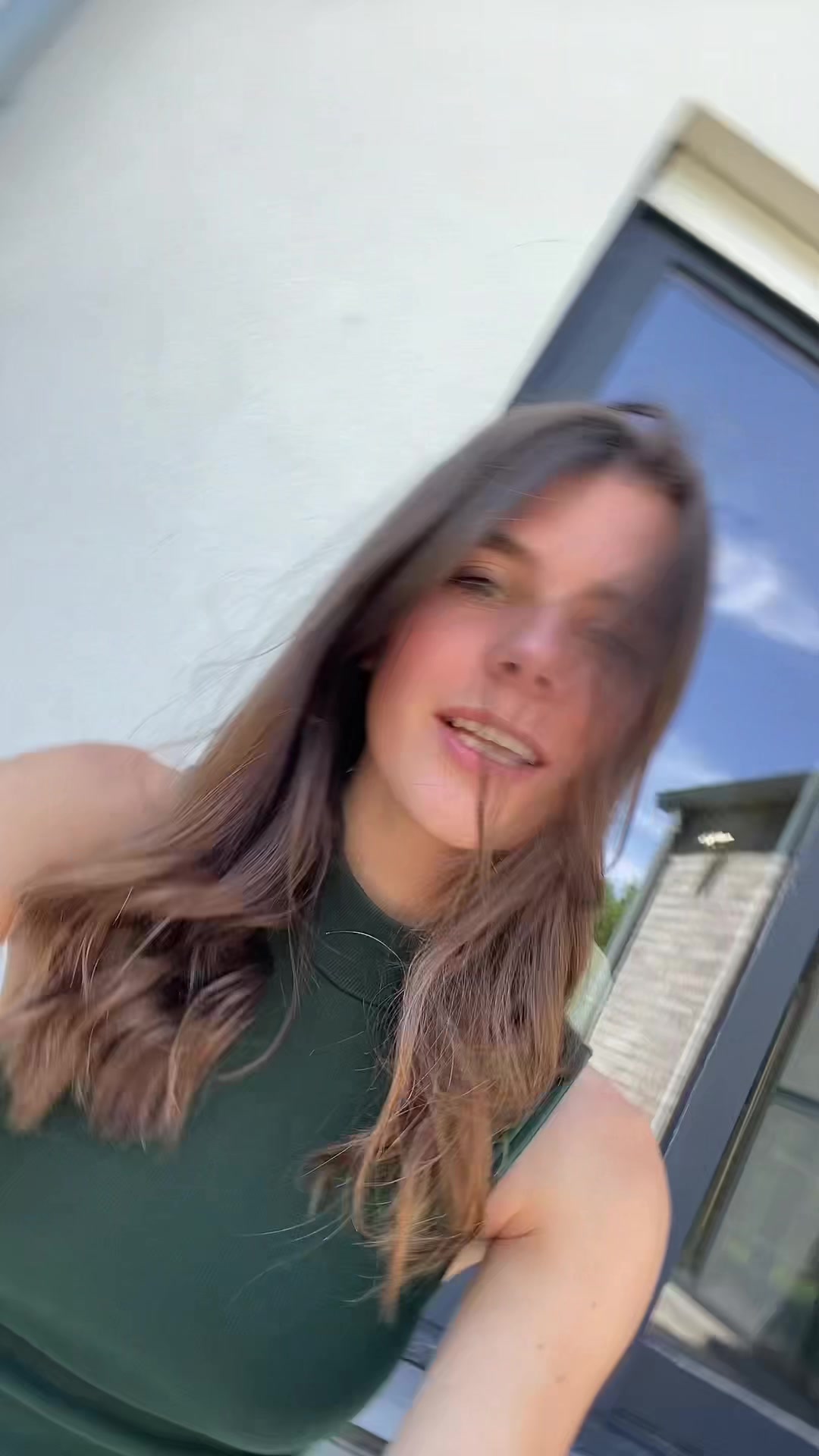 @in&egrave;s