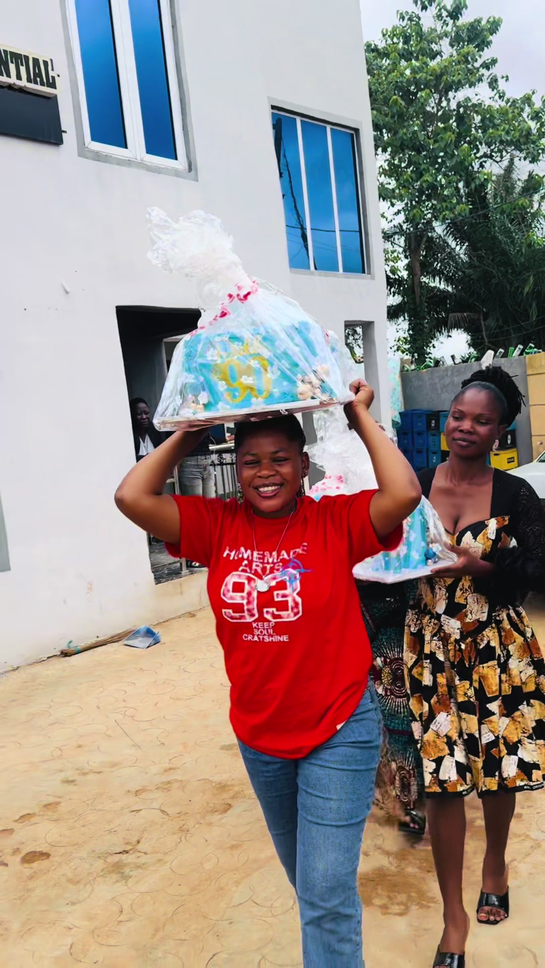 @MERCYLABI ONIKEEKI🎂🧁🍰