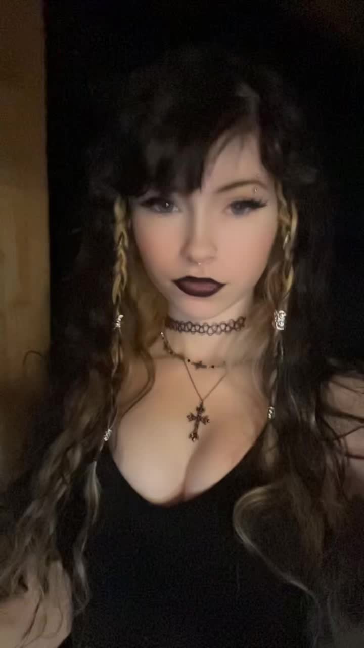 @Mae🦇