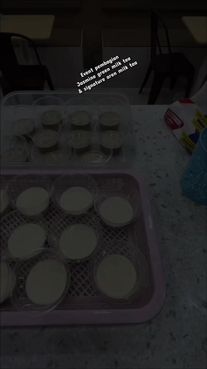 @momoyodeskapdalam